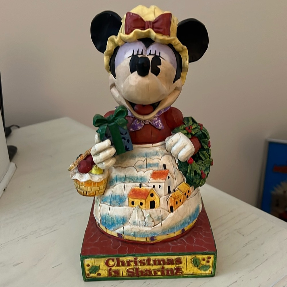 Vintage Jim Shore Disney Minnie Mouse  Christmas is Sharing Statue